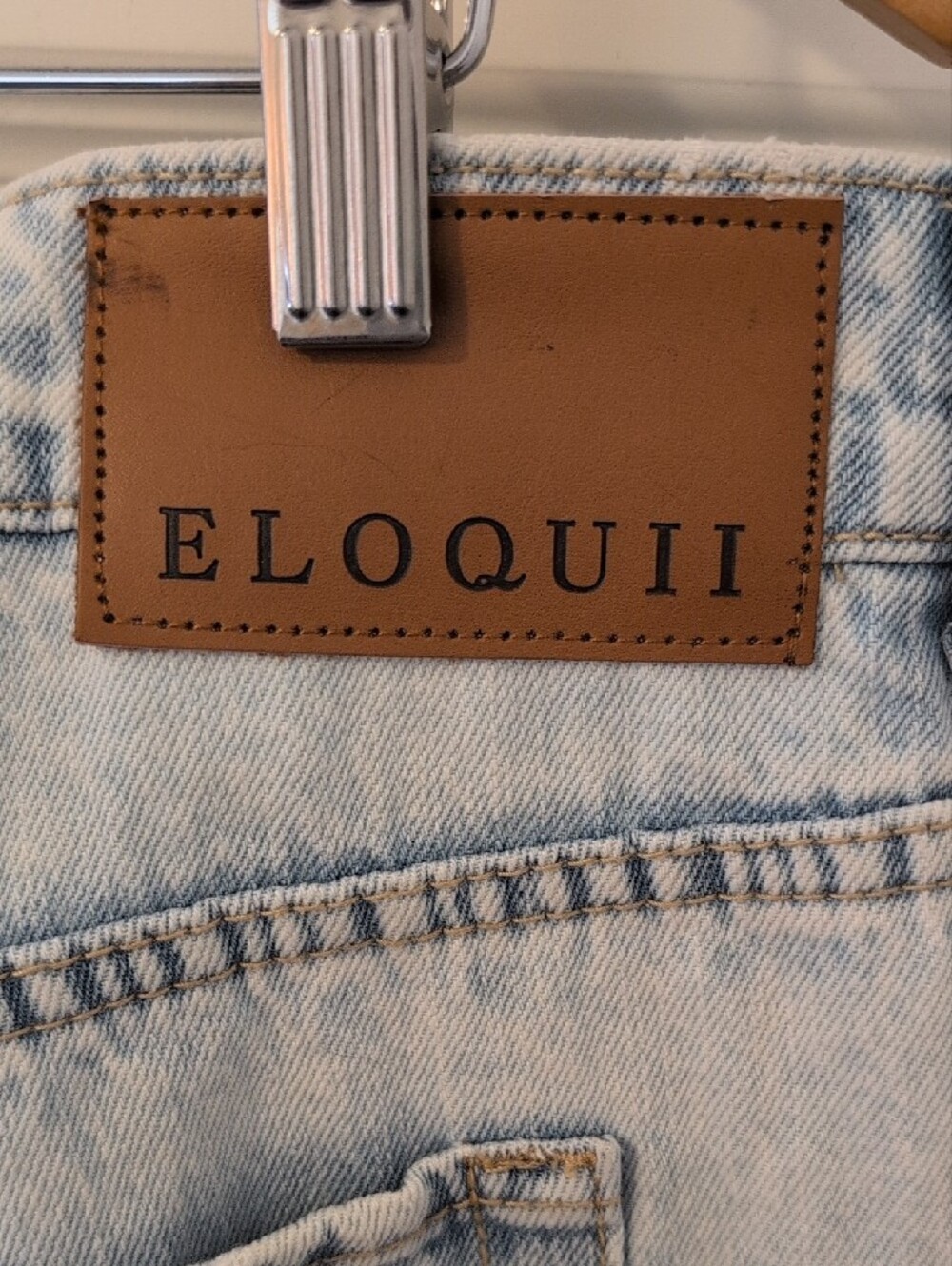 ELOQUII Sequin Front Jeans Light Wash Boyfriend Jeans Silver Size 16 - Picture 11 of 17